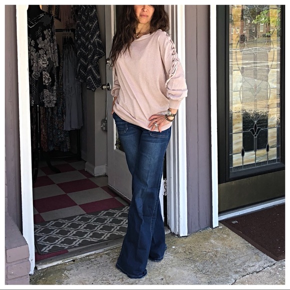 ✨LAST ONE ✨PARIS Lace up sleeves sweater - Picture 3 of 7